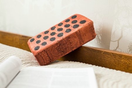 Brick cushion