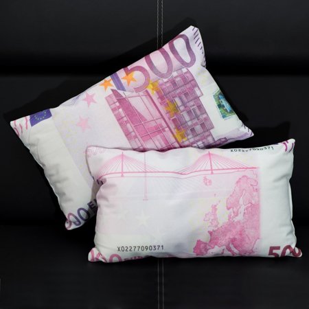 Cushion 500 EUR 