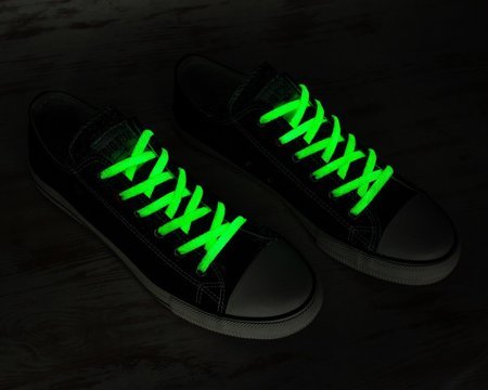 Glow in the dark shoelance - green