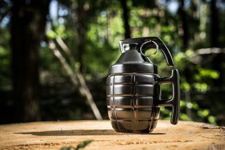 Grenade mug with a PIN - BLACK