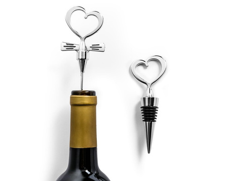 Heart shaped bottle stopper and opener - BLACK