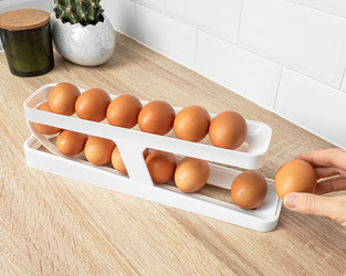 Automatic egg organizer