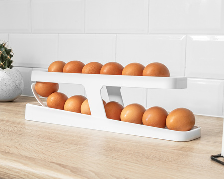 Automatic egg organizer