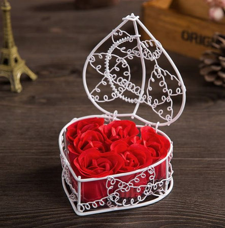 Soap roses in metal basket (white)