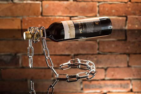 Magic chain bottle holder