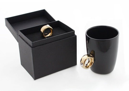 Ring mug black - golden ring