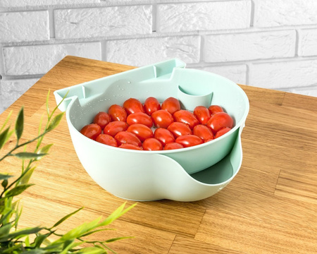 Lazy snack bowl with smartfon holder